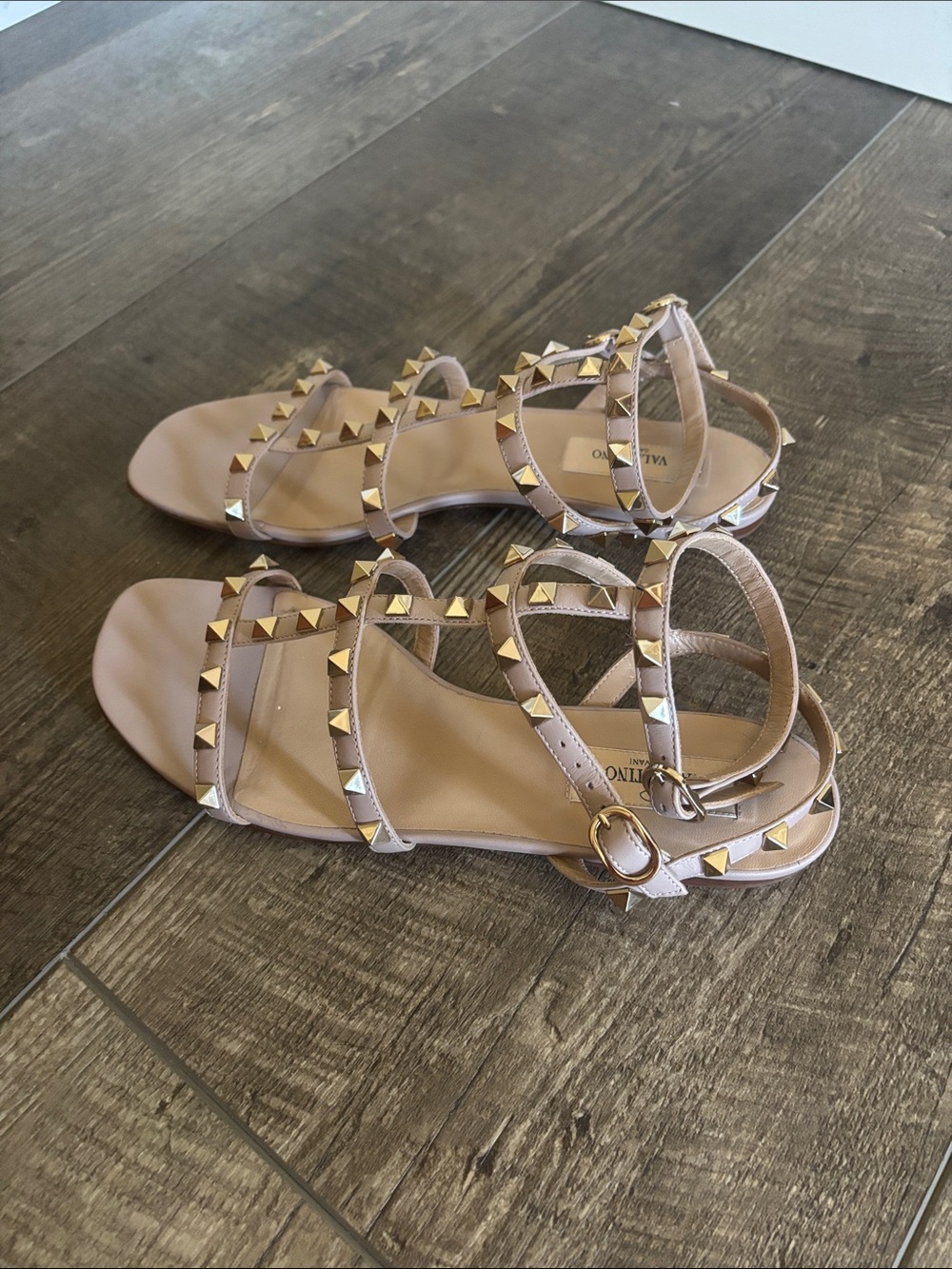 Valentino Garavani Rockstud Flat Calfskin Sandal With Straps size 38 - Picture 9 of 17